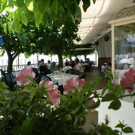Hotel Restaurant Juanito Platja Sant Carles De La Rapita