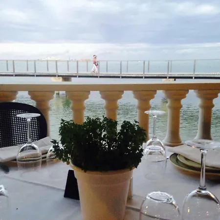 Hotel Restaurant Juanito Platja Hotel *